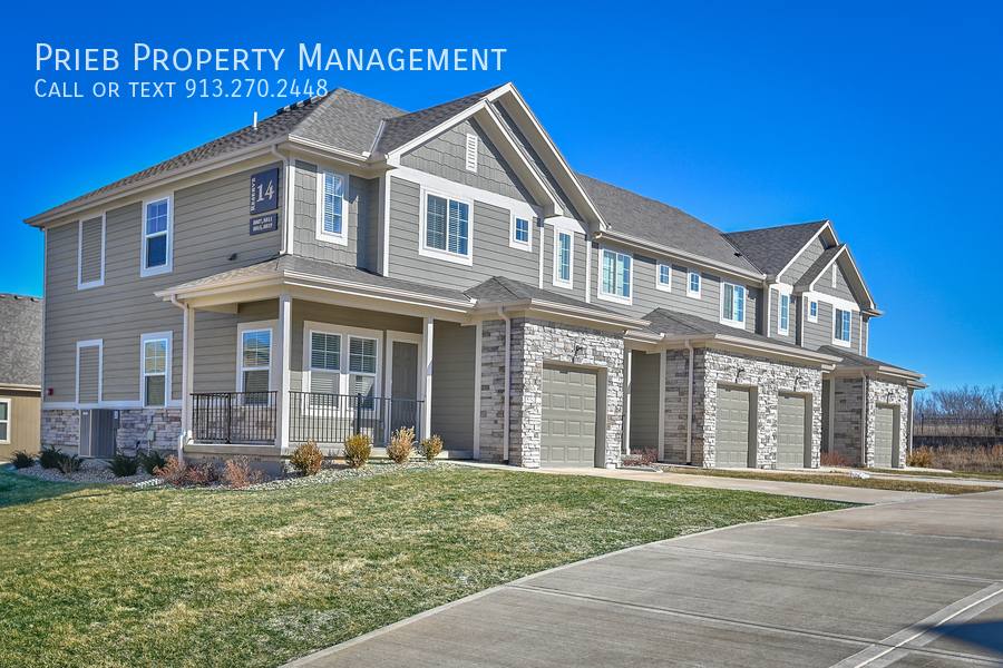 Townhouse for rent at 8915 Findley St #BUILDING 6, Lenexa, KS 66227