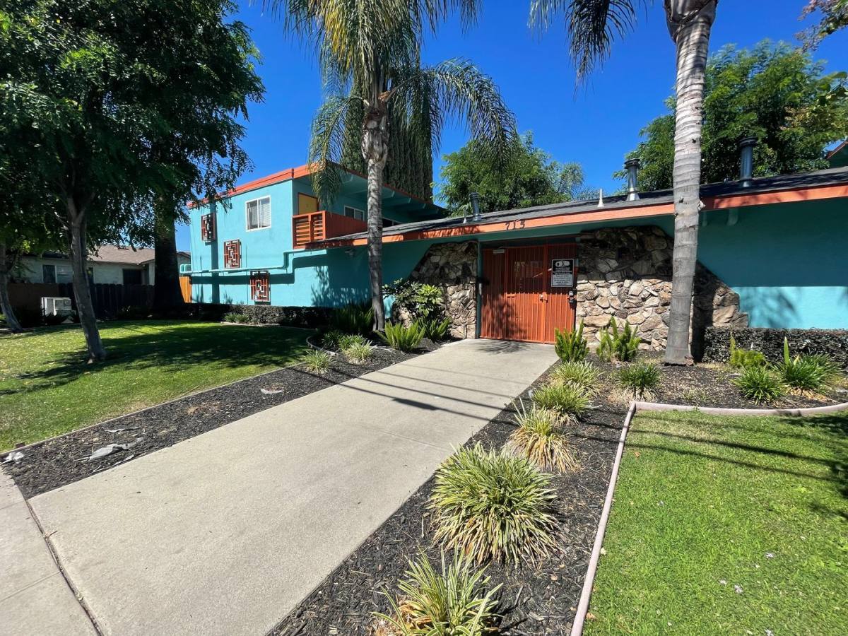 Apartment for rent at 715 Tully Rd, Modesto, CA 95350