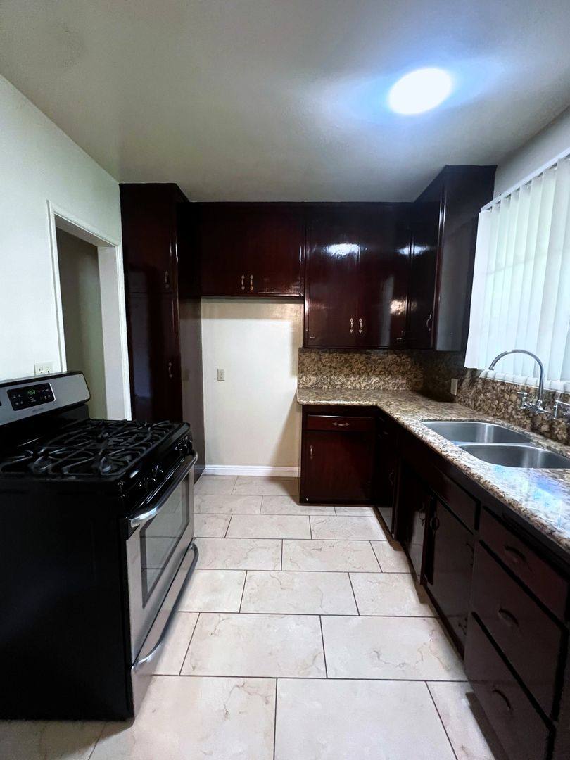 Apartment for rent at 234 N Jackson St, Glendale, CA 91206