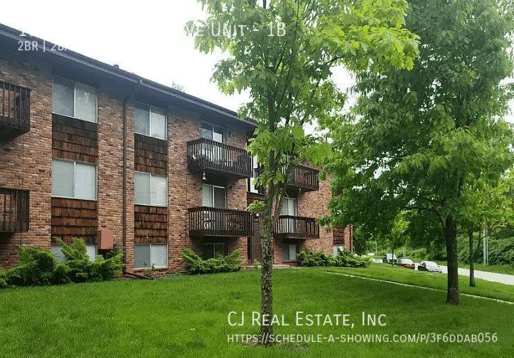 Apartment for rent at 1103 S Brookside Ave #1B, Independence, MO 64053