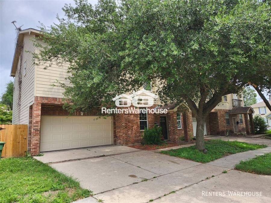 Townhouse for rent at 4306 Ennis St, Houston, TX 77004