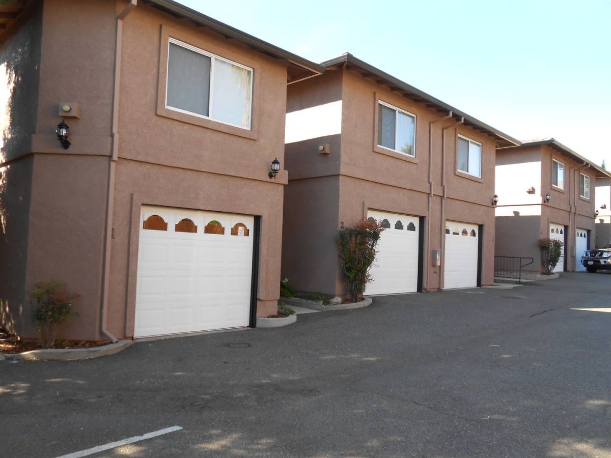 Townhouse for rent at 1266 Burton Court, Redding, CA 96002
