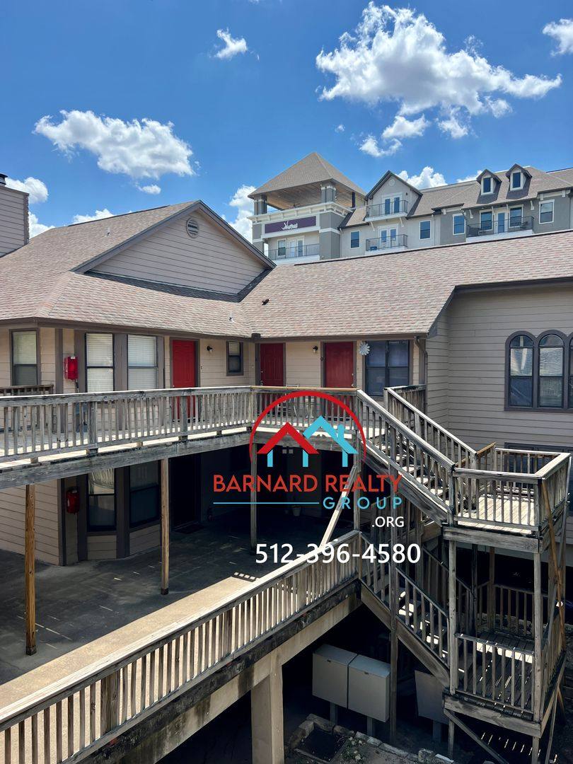 Apartment for rent at 402 Fredericksburg, San Marcos, TX 78666