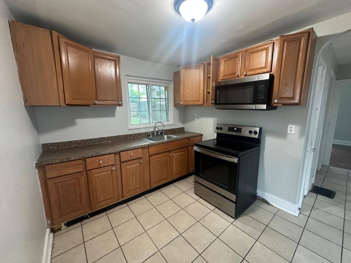 House for rent at 123 Southview St, Waterbury, CT 06706