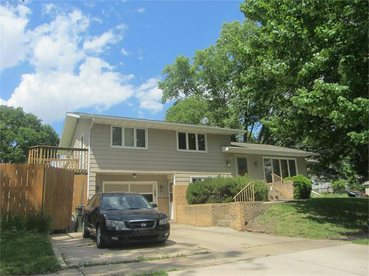 House for rent at 909 W 19th St, Cedar Falls, IA 50613