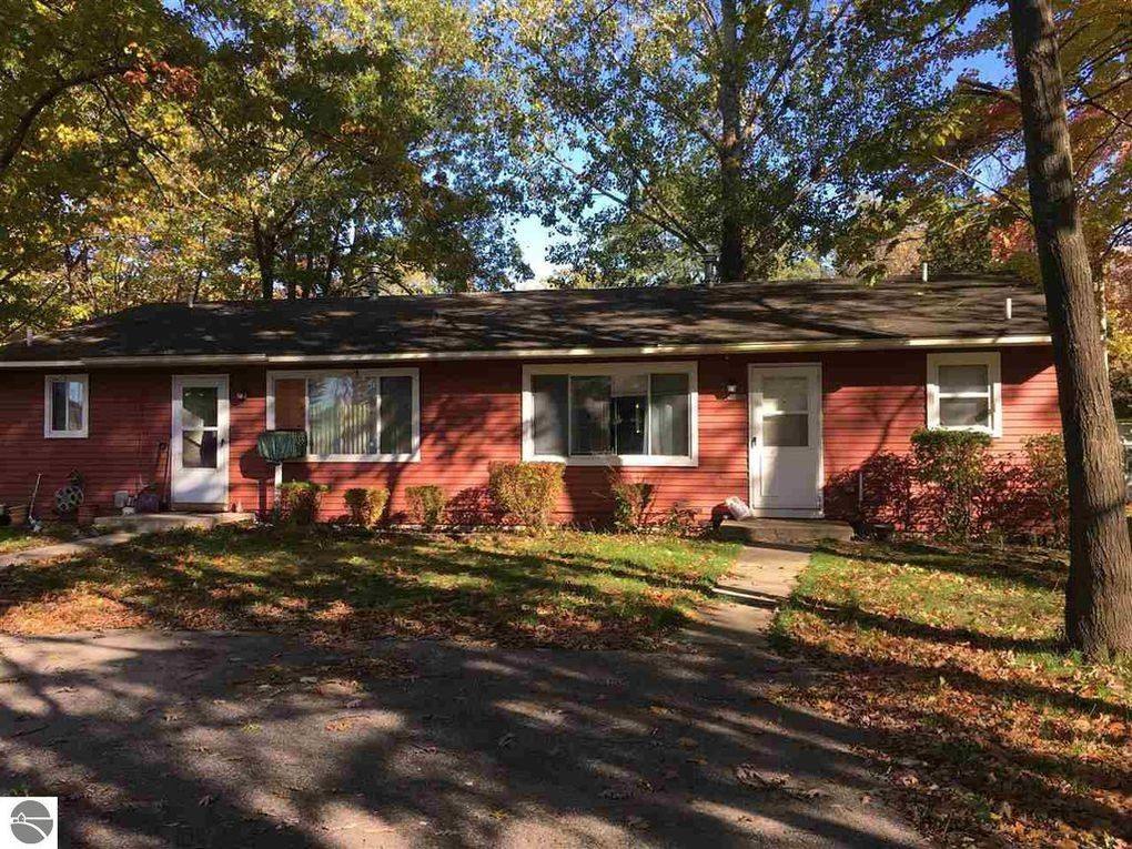 Apartment for rent at 290 S Airport Rd, Traverse City, MI 49686