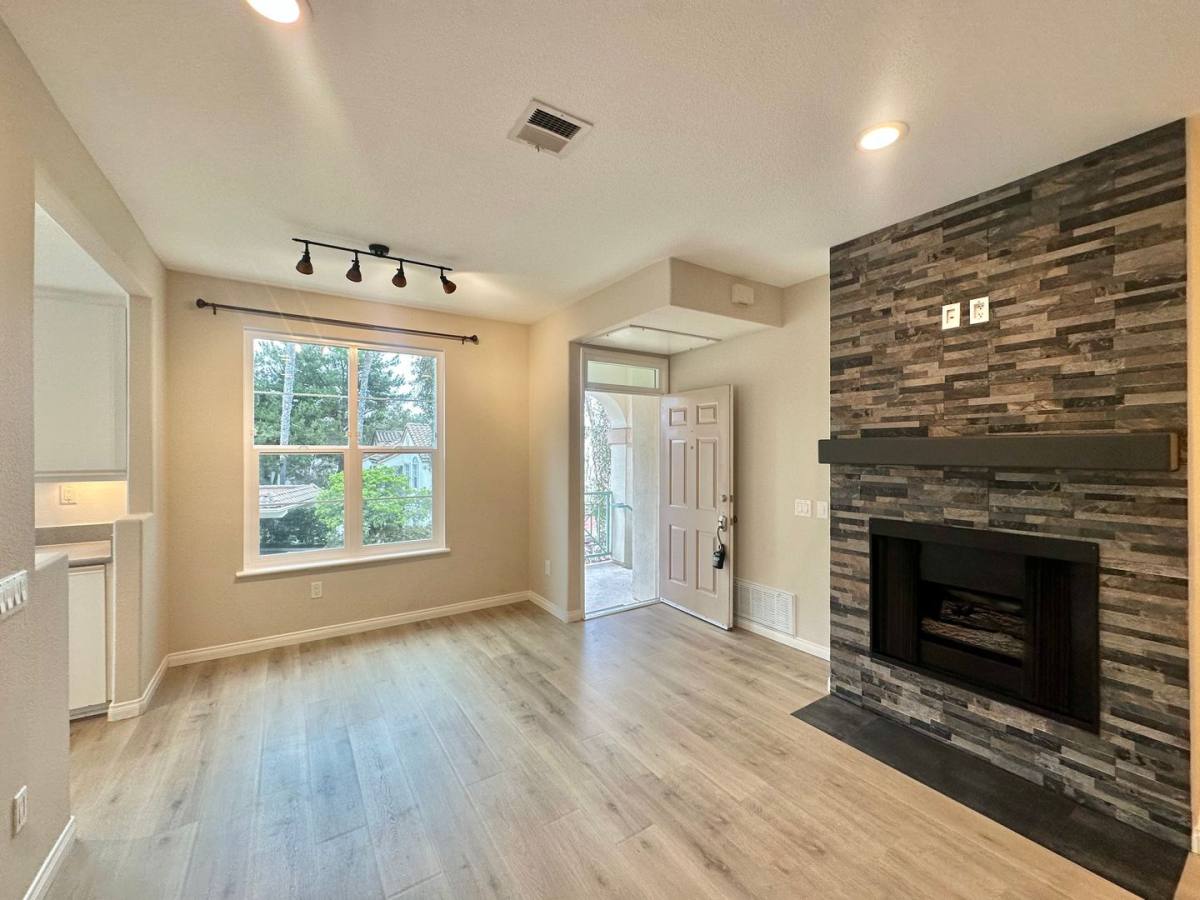 Condo for rent at 3605 Bernwood Place, San Diego, CA 92130