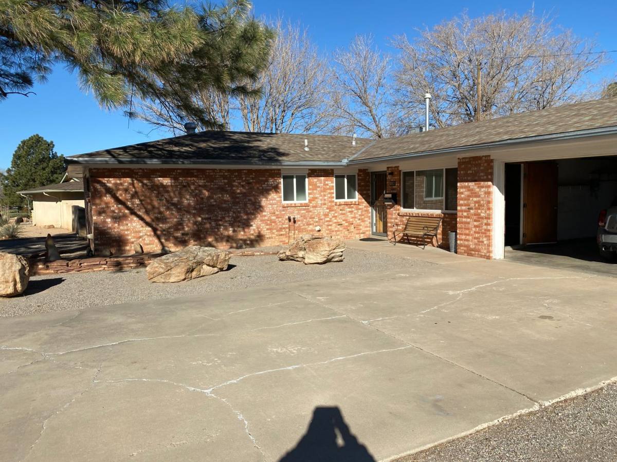 House for rent at 8913 Bellehaven Ave NE, Albuquerque, NM 87112