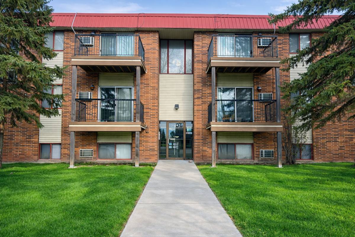 Apartment for rent at 1208 27th Ave S, Moorhead, MN 56560