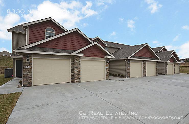 Townhouse for rent at 8330 N Kensington, Kansas City, MO 64119