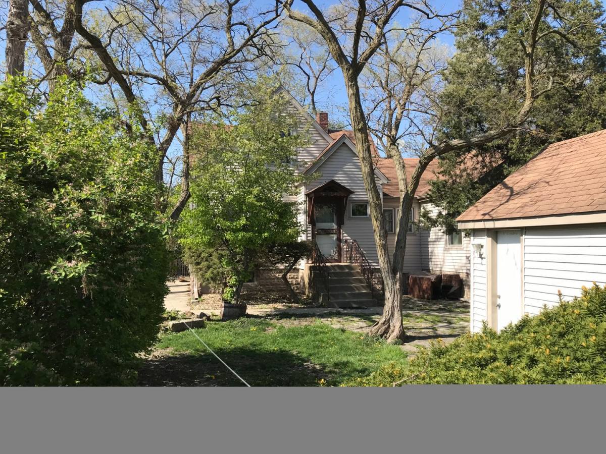 Apartment for rent at 8834 Burlington Ave, Brookfield, IL 60513