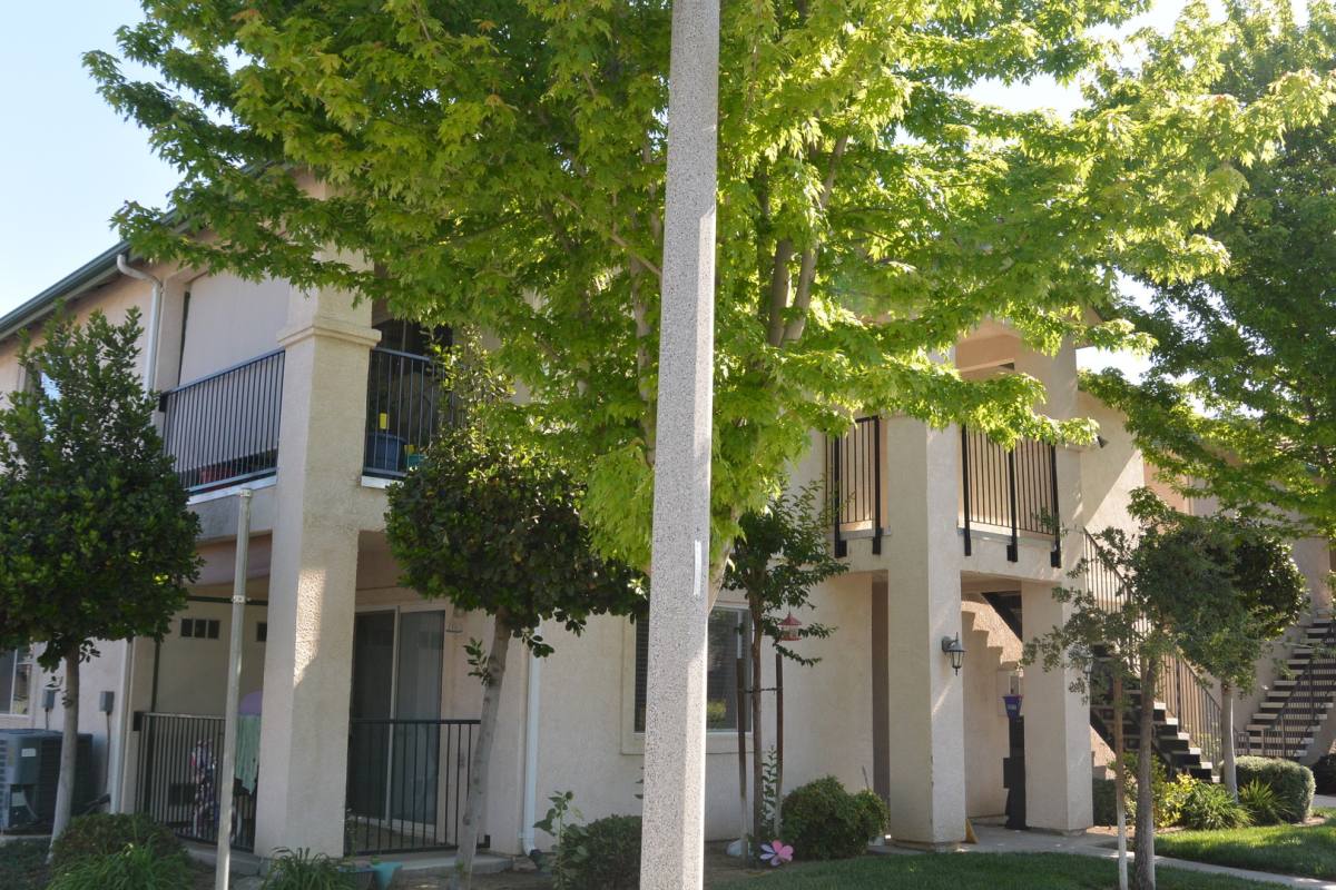 Apartment for rent at 2600, 02, 04, 06 W Oriole, Visalia, CA 93291