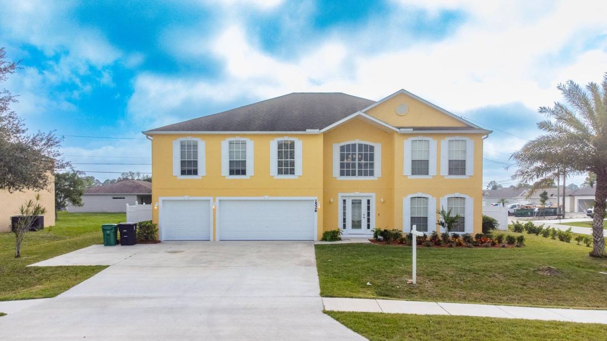 House for rent at 1526 SW Paar Dr, Port Saint Lucie, FL 34953