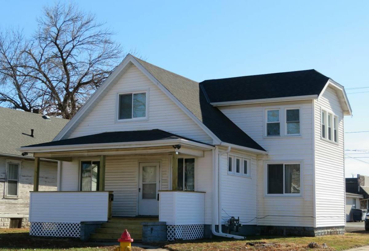 Apartment for rent at 2937 1 2 Ave, Council Bluffs, IA 51503