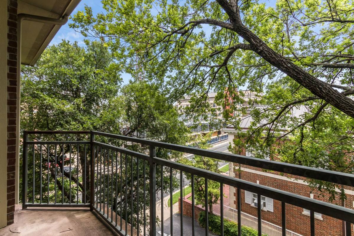Apartment for rent at 1023 W 24th St, Austin, TX 78705