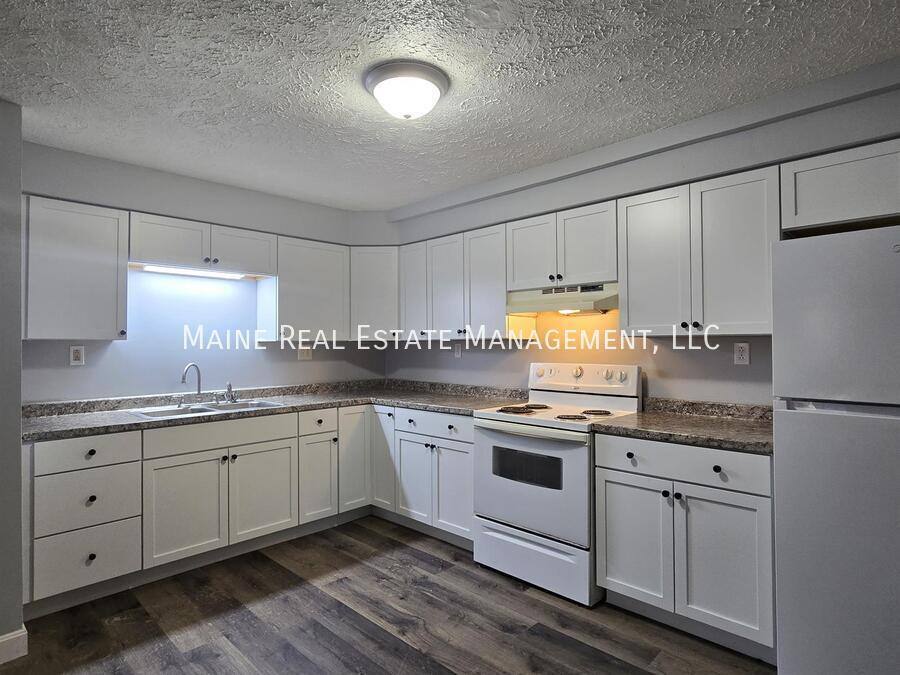 Apartment for rent at 16 Hillside Lane #2, Lewiston, ME 04240