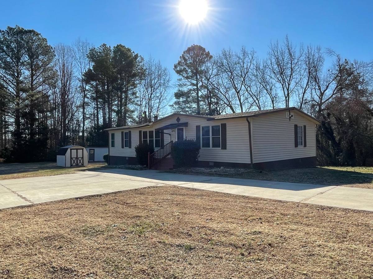 House for rent at 208 Country Club Rd, La Crosse, VA 23950