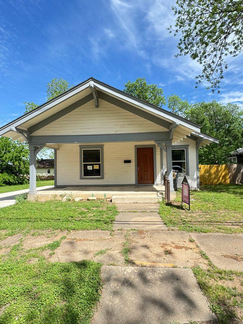 House for rent at 208 B SW, Ardmore, OK 73401