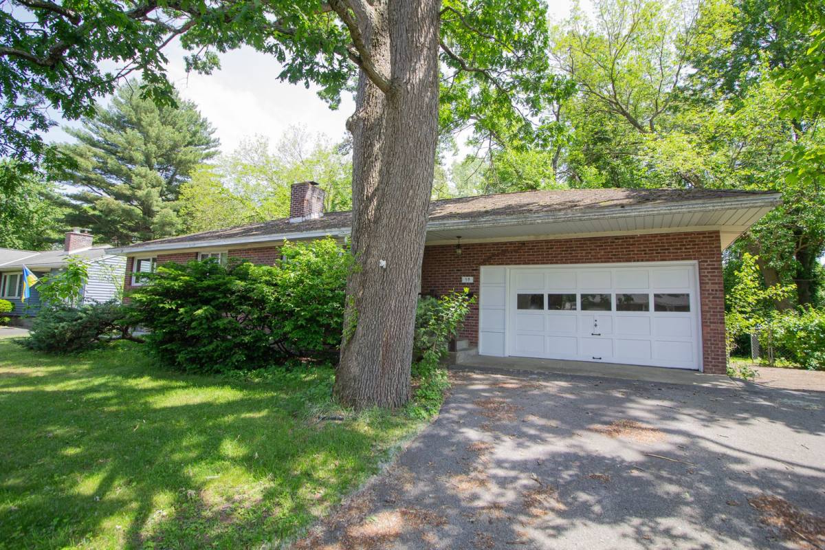 House for rent at 59 Parkwood Dr, Albany, NY 12205