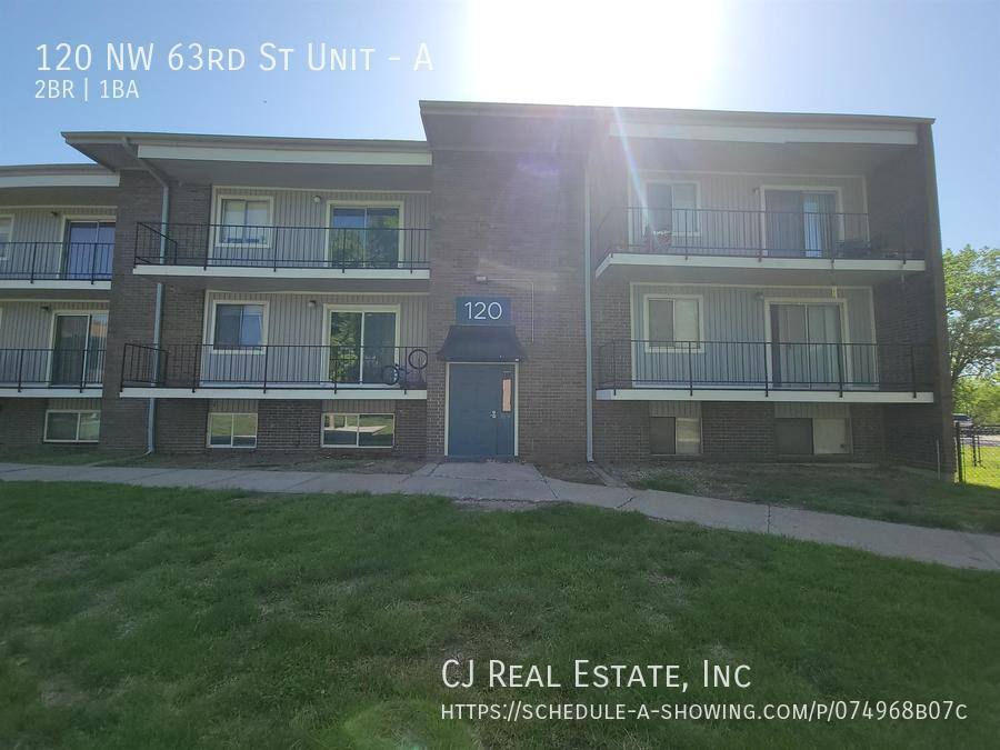 Apartment for rent at 120 NW 63rd St #A, Kansas City, MO 64118