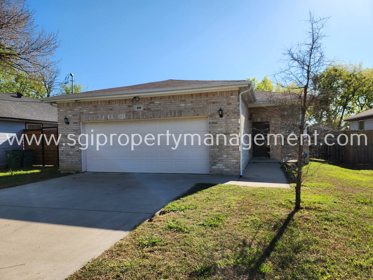 House for rent at 809 Maples Ave, McKinney, TX 75069