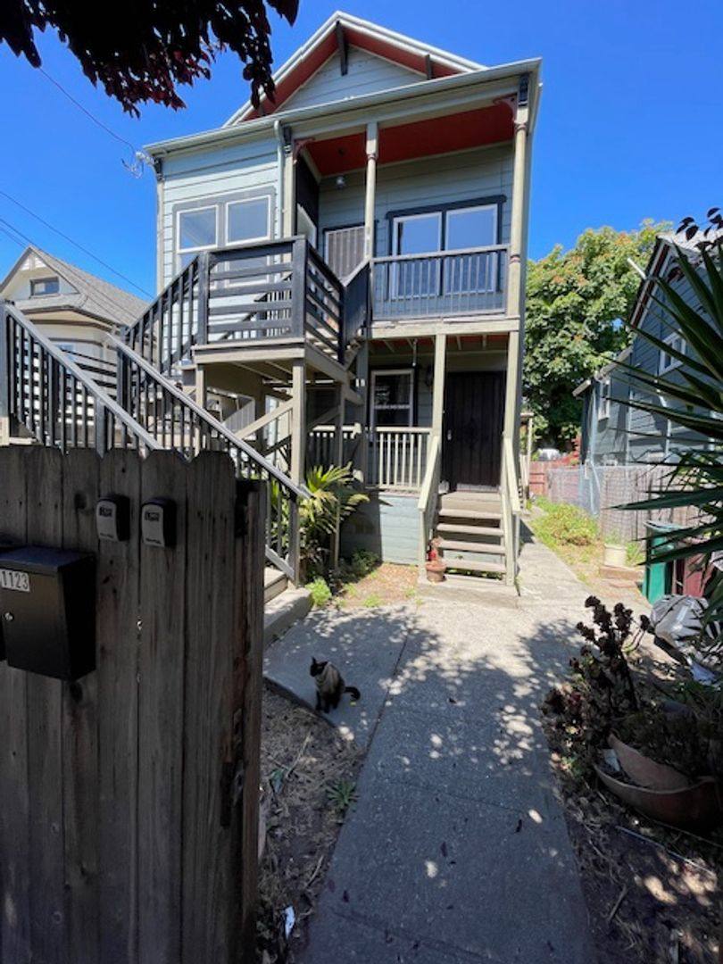 Apartment for rent at 1121 Campbell St, Oakland, CA 94607