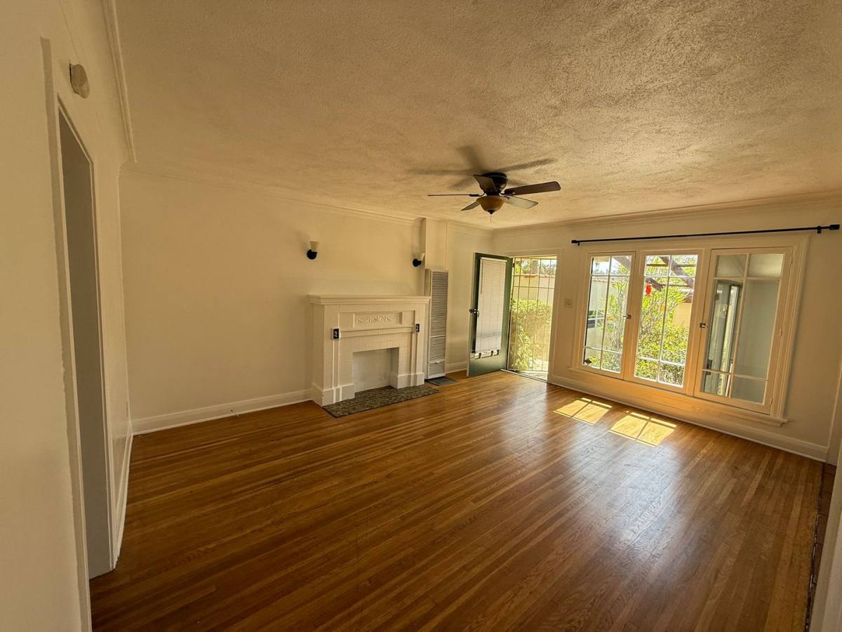 Apartment for rent at 833-837 N Vendome St, Los Angeles, CA 90026