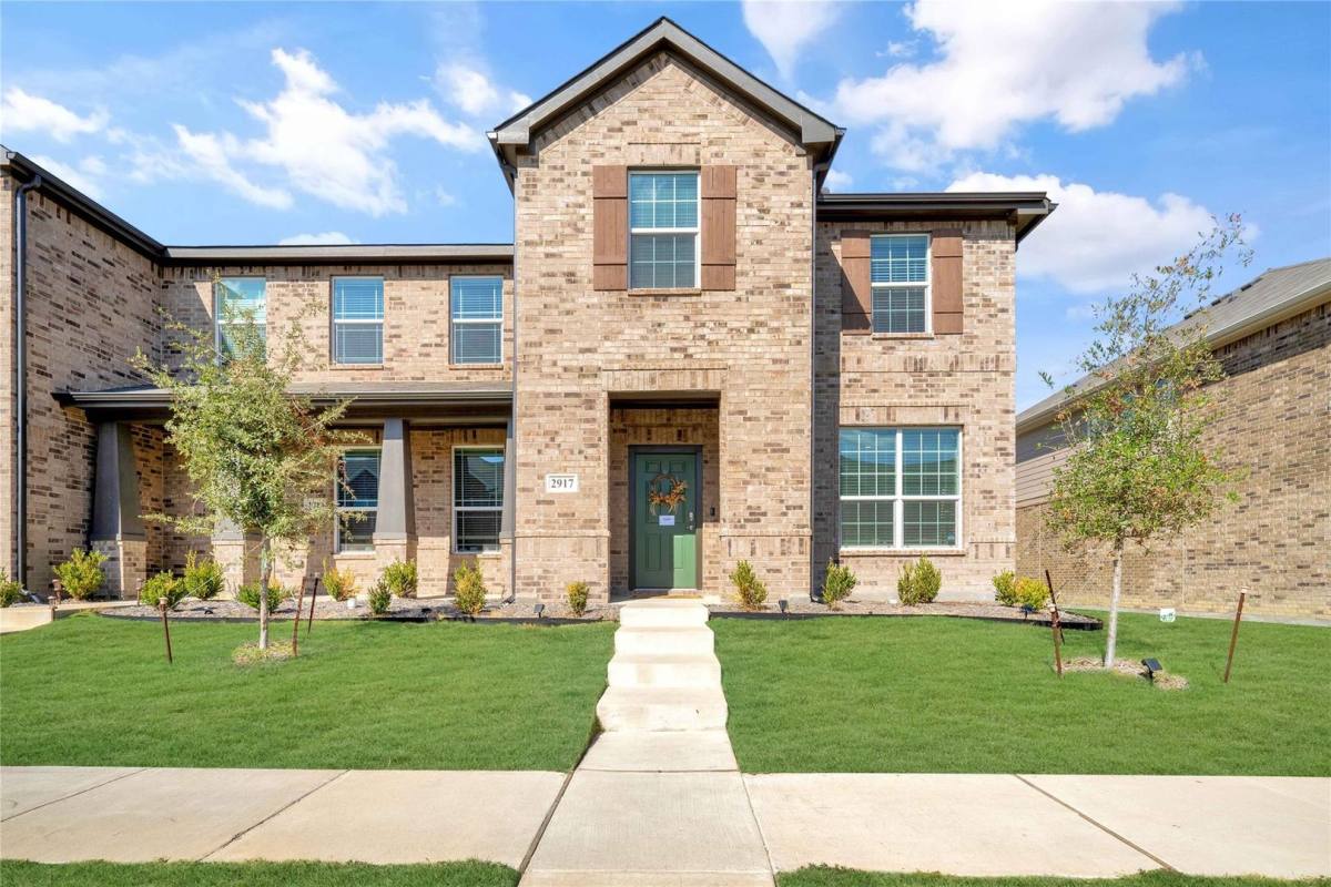 Townhouse for rent at 2917 Bluets Dr, Mesquite, TX 75150