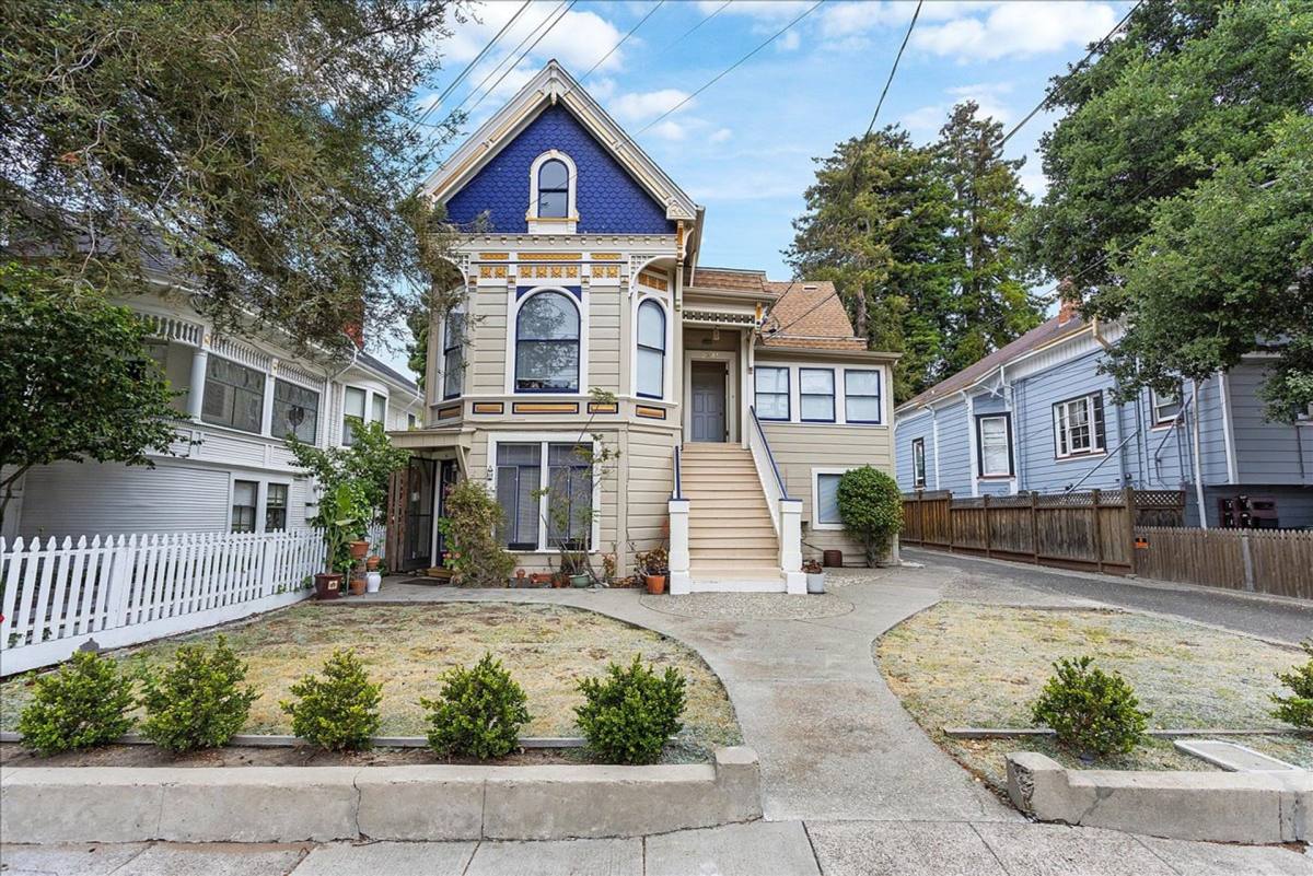 Apartment for rent at 2241 San Jose Ave, Alameda, CA 94501