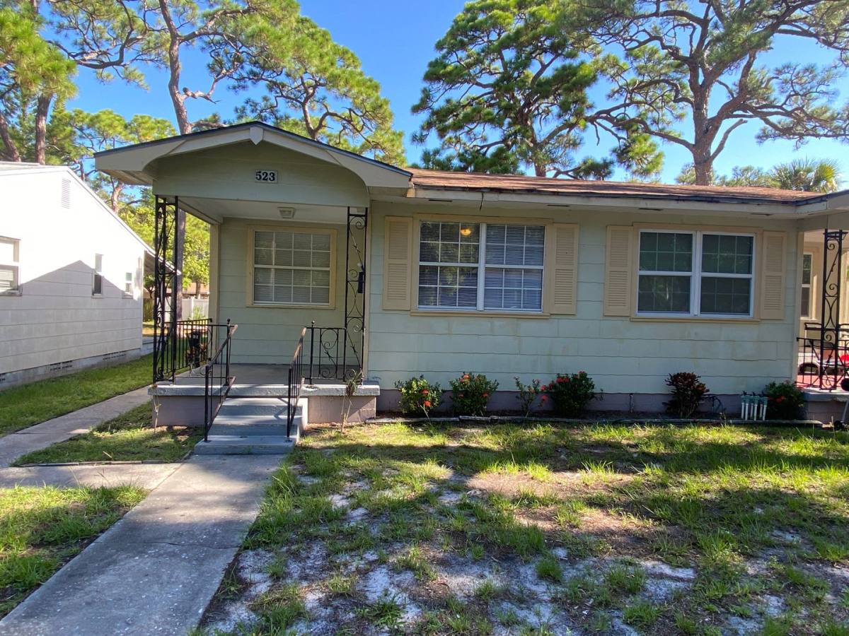 House for rent at 523 26th Ave S, Saint Petersburg, FL 33705