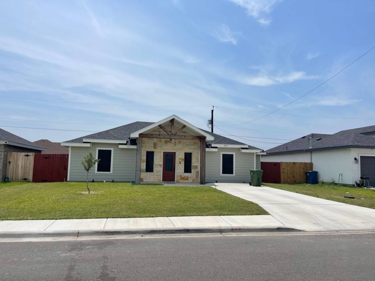 House for rent at 819 Lark St, Alamo, TX 78516