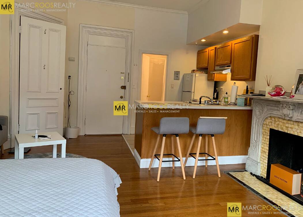 Apartment for rent at 307 Beacon St #4, Boston, MA 02116