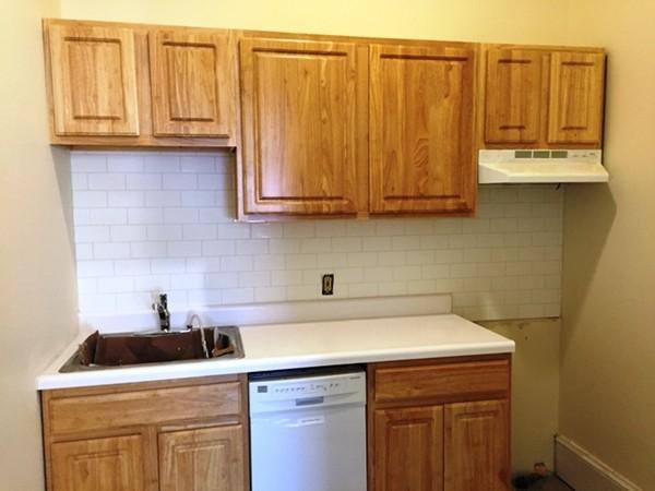 Apartment for rent at 471 Commonwealth Ave #1R, Boston, MA 02215