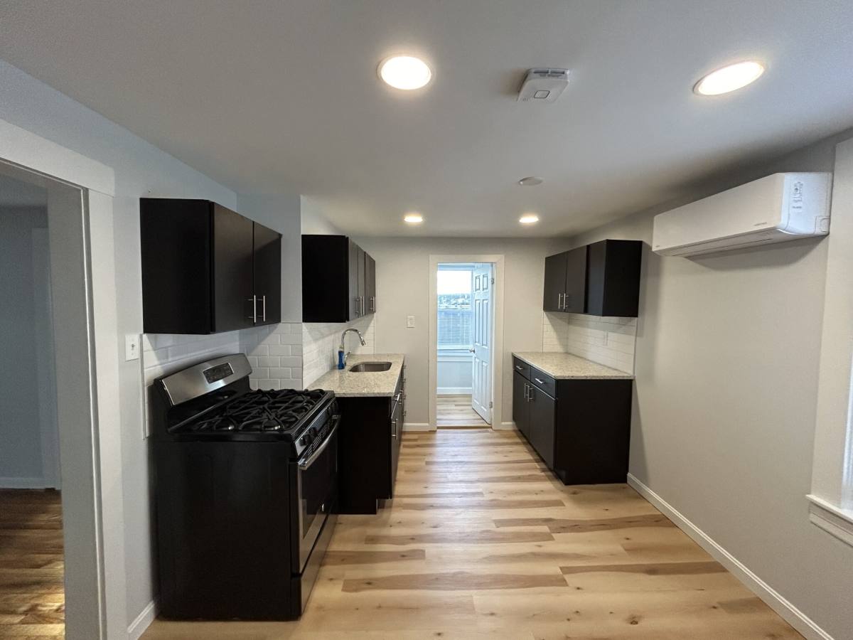 Apartment for rent at 11 Groton Place #3, Worcester, MA 01604
