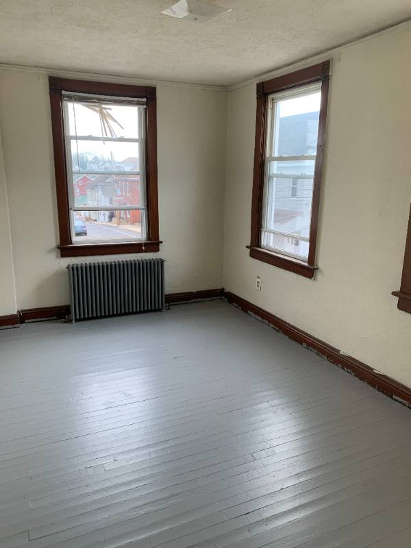 Townhouse for rent at 121 High St, Hagerstown, MD 21740
