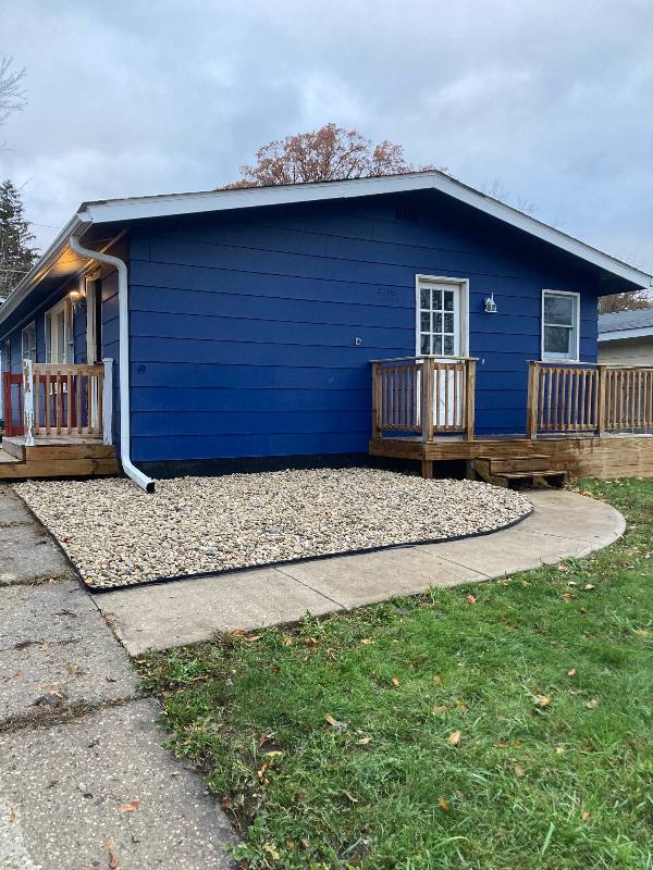 House for rent at 33660 N Oakland Dr, Grayslake, IL 60030
