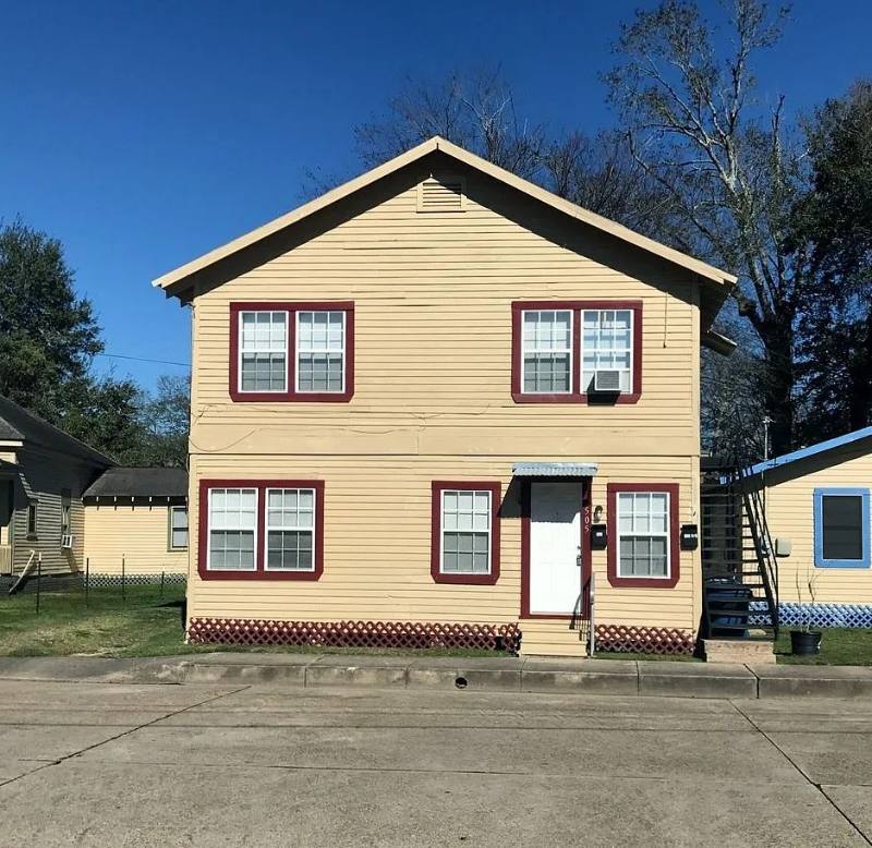 House for rent at 505 1 2 E Main St, Lafayette, LA 70501