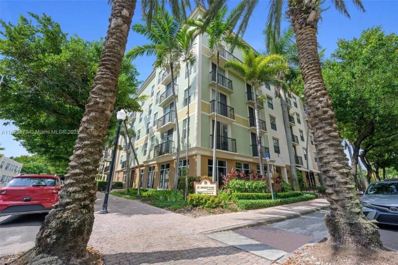 Condo for rent at 1900 Van Buren St #206B, Hollywood, FL 33020