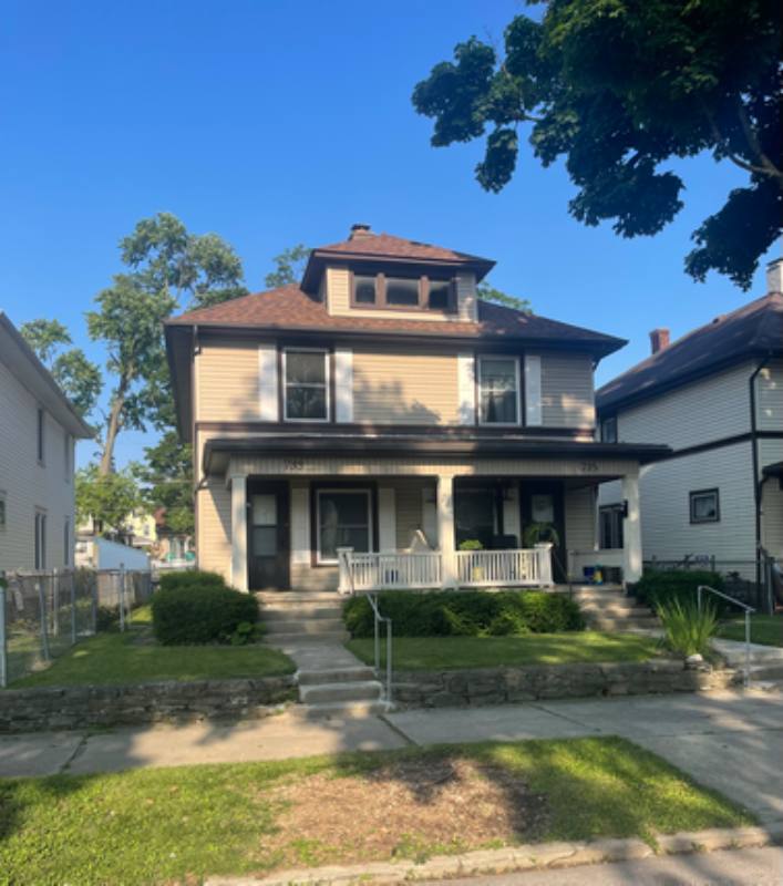 Townhouse for rent at 733 S 7th St, Richmond, IN 47374