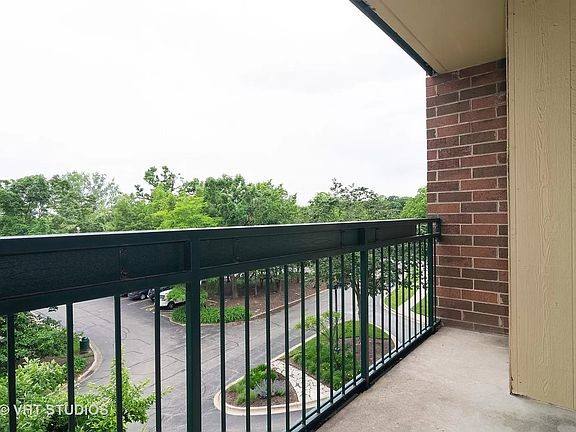 Condo for rent at 1840 Huntington Blvd #505, Hoffman Estates, IL 60169
