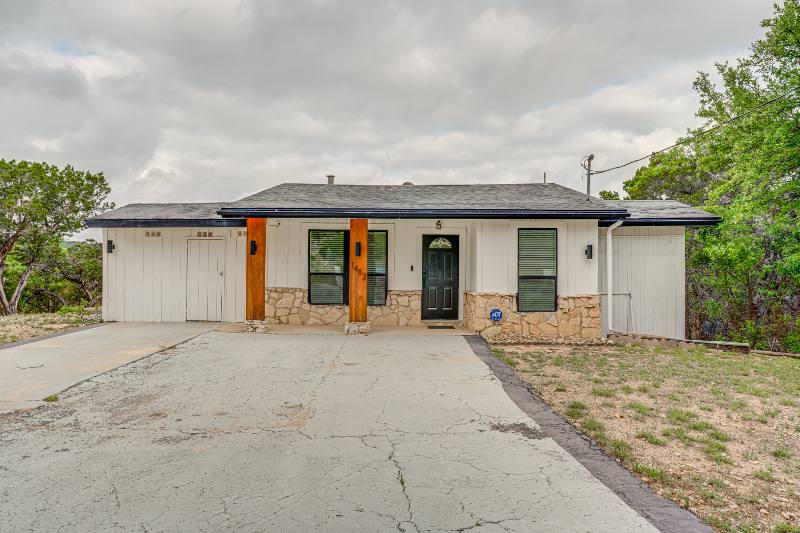 House for rent at 1482 Ave Q, Pipe Creek, TX 78063