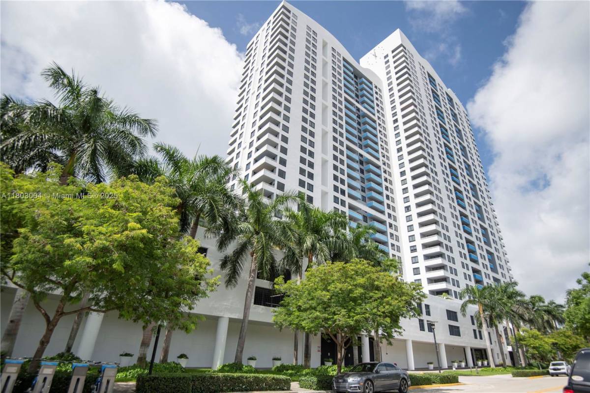 Apartment for rent at 1330 W Ave #803, Miami Beach, FL 33139