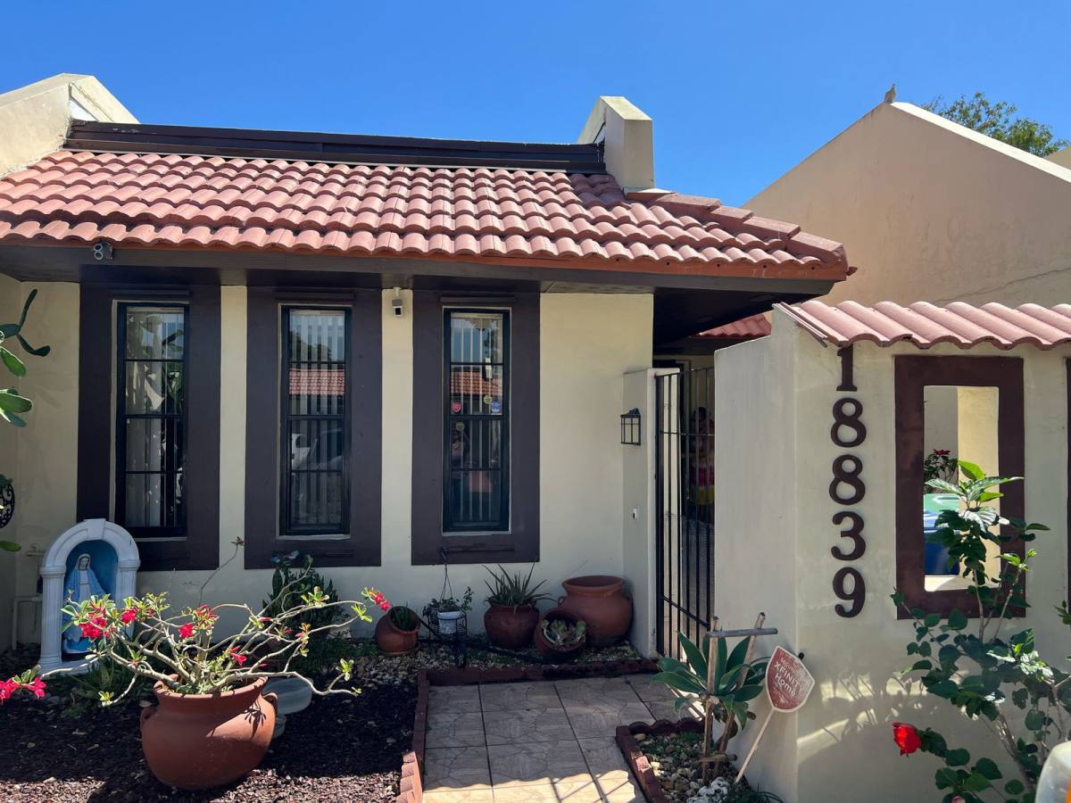 Townhouse for rent at 18839 NW 64th Court, Hialeah, FL 33015