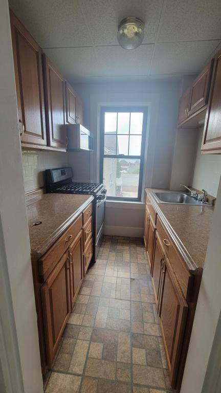 Apartment for rent at 189 Middle St, Fall River, MA 02724