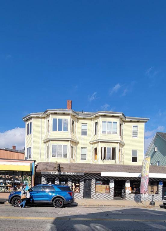 Apartment for rent at 543 S Main St, Fall River, MA 02721
