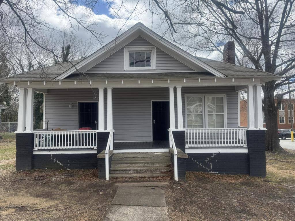 Apartment for rent at 2900 E Bessemer Ave #A, Greensboro, NC 27405