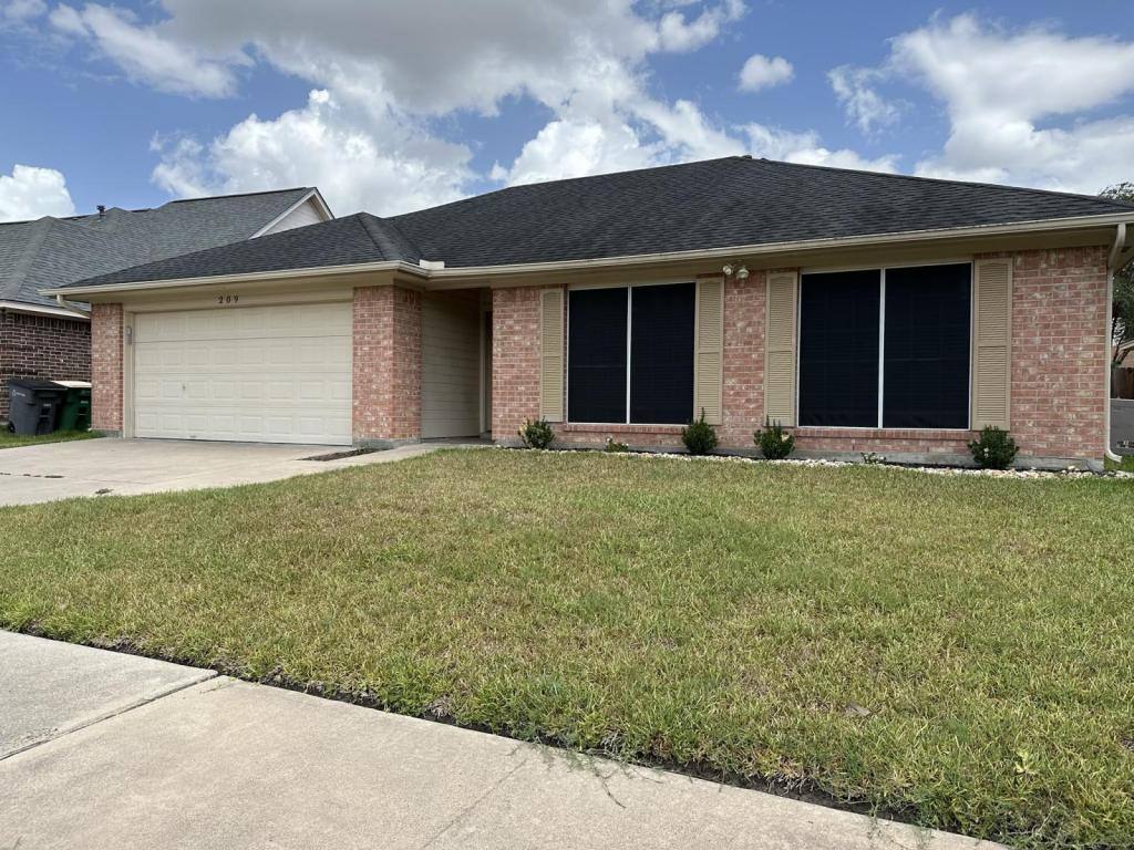 House for rent at 209 Sunset Dr, Victoria, TX 77901
