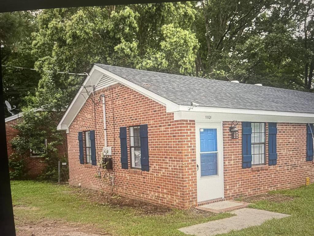 Apartment for rent at 1101 Proctor St, Rocky Mount, NC 27801