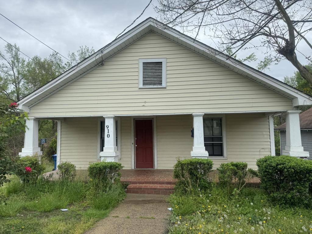 House for rent at 910 Juniper St, Durham, NC 27701
