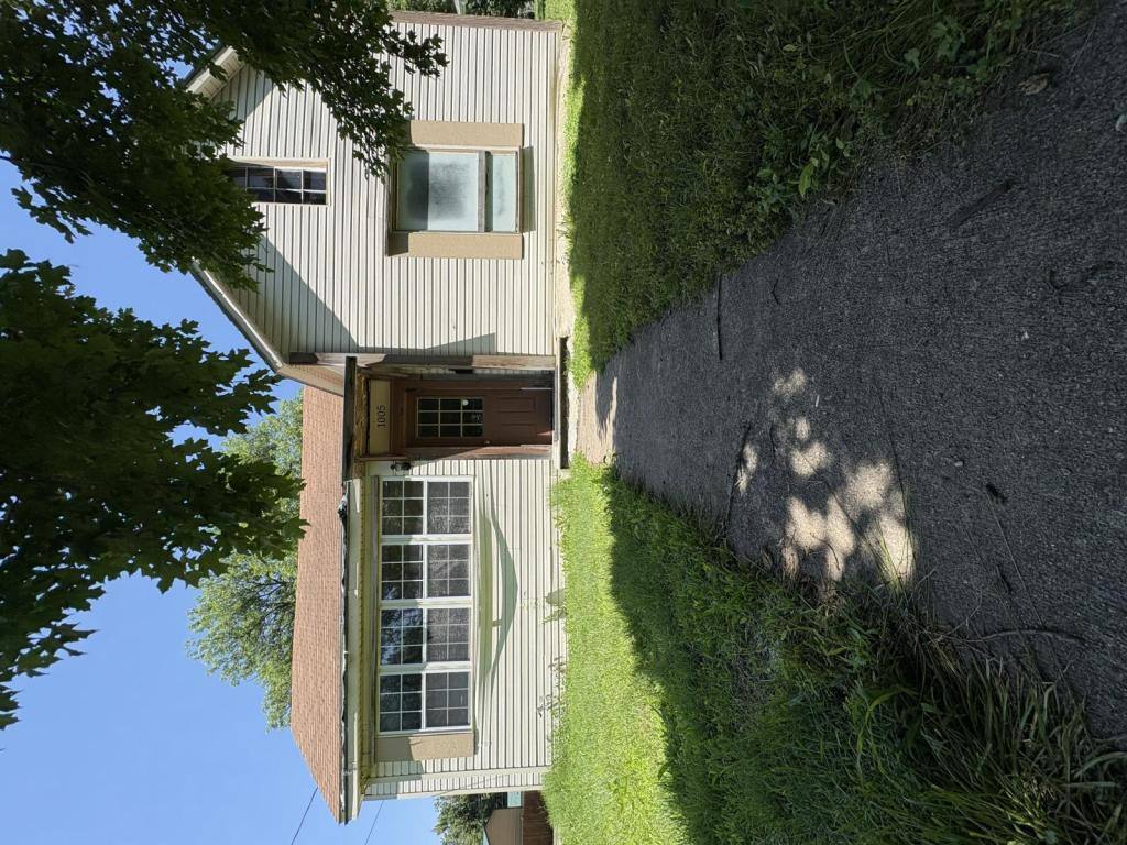 House for rent at 1005 N Cedar St, Nevada, MO 64772